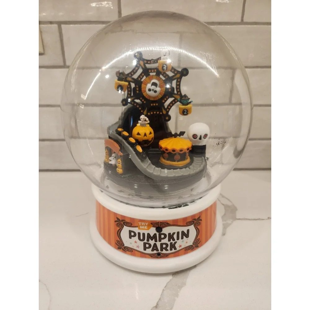 Pumpkin Park Snow Globe - 10